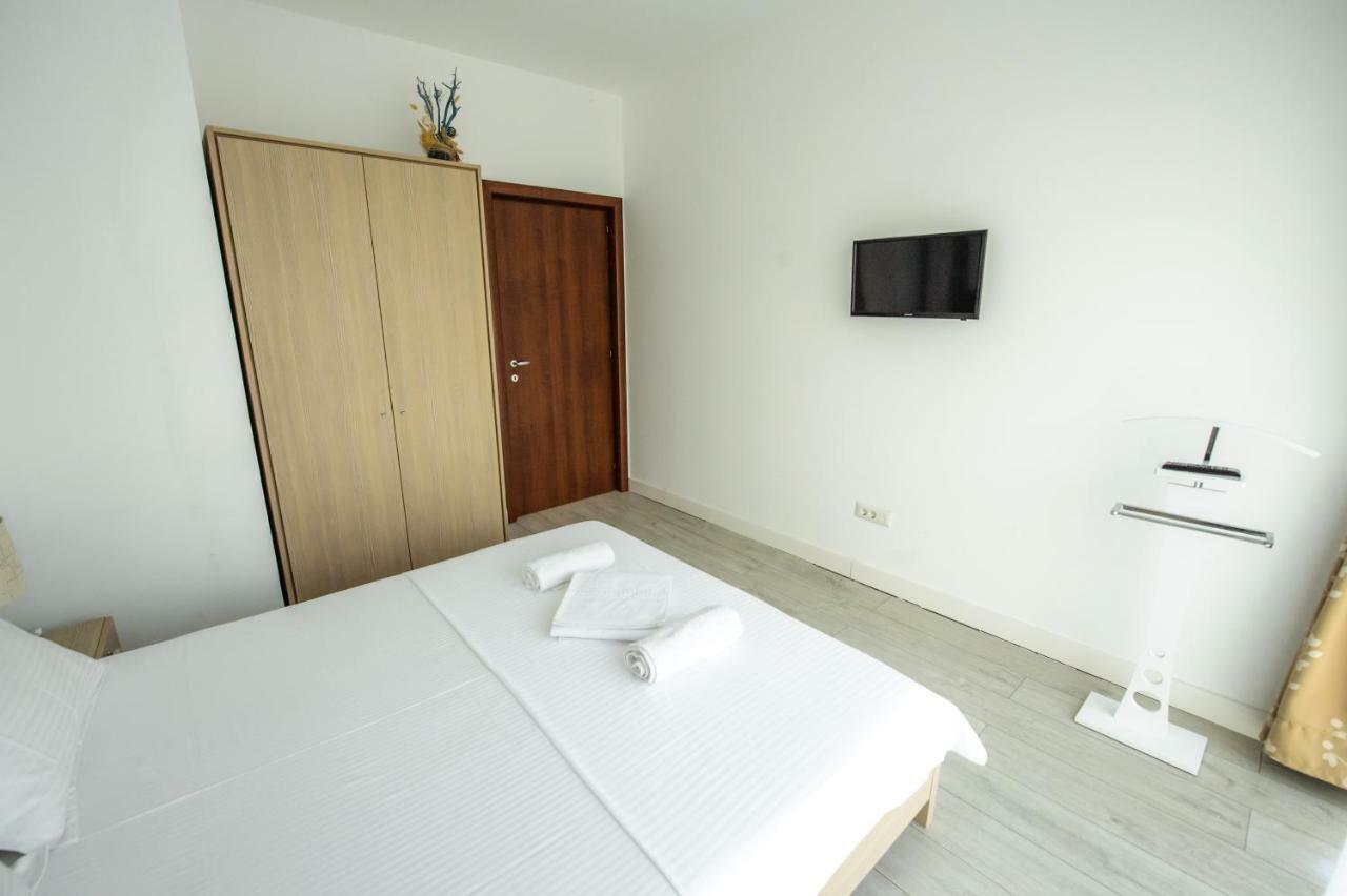 Blue Bike Seaview Apartment Mamaia Esterno foto